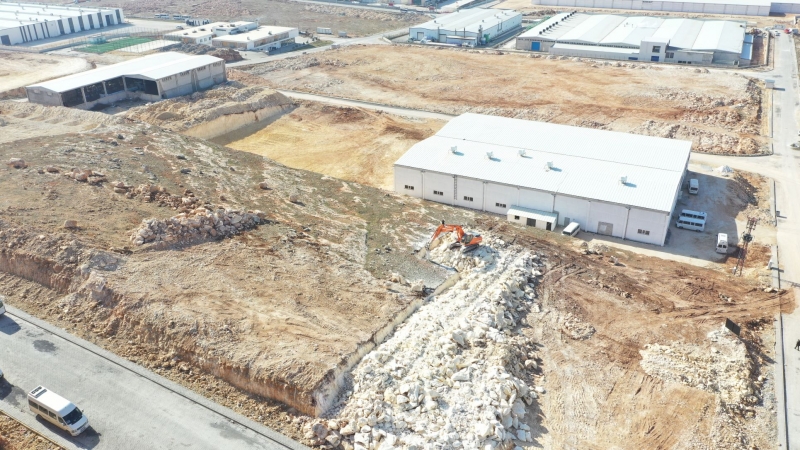 GENÇLERE İSTİHDAM SAĞLAYACAK FABRİKA YÜKSELİYOR