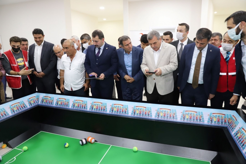 GENÇLERİ BİLİMLE TANIŞTIRACAK MERKEZ KARAKÖPRÜ’DE AÇILDI