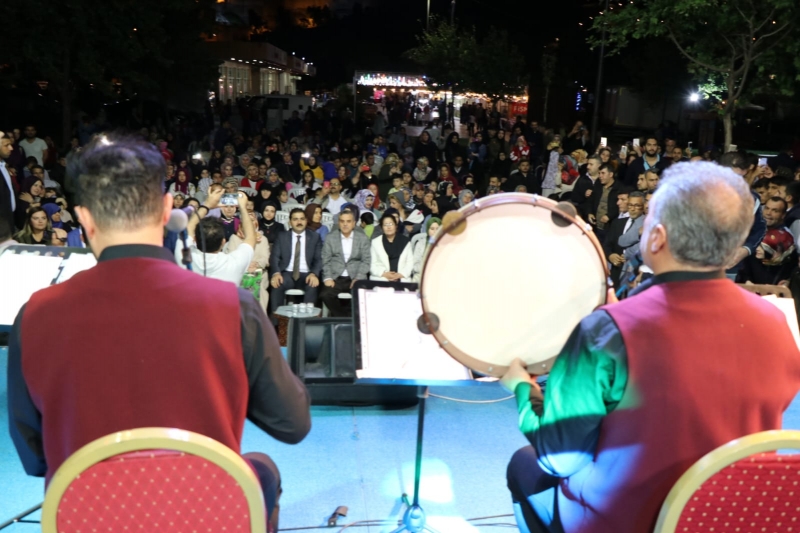 Grup Dergah Konserine Yoğun İlgi