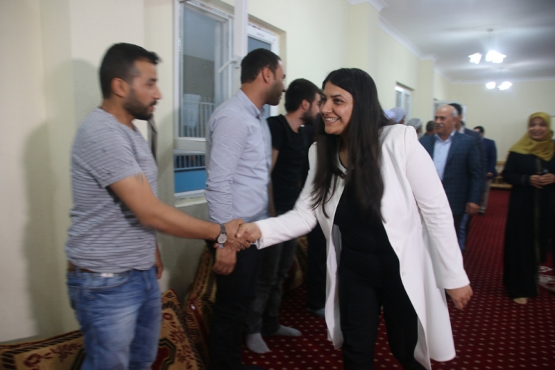 Güler Kama İzol, Kanaat Önderleriyle Bir Araya Geldi