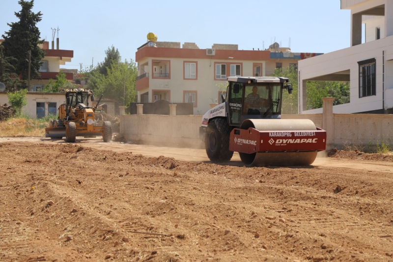 ​GÜLLÜBAĞ’DA YENİ YOLLAR AÇILIYOR