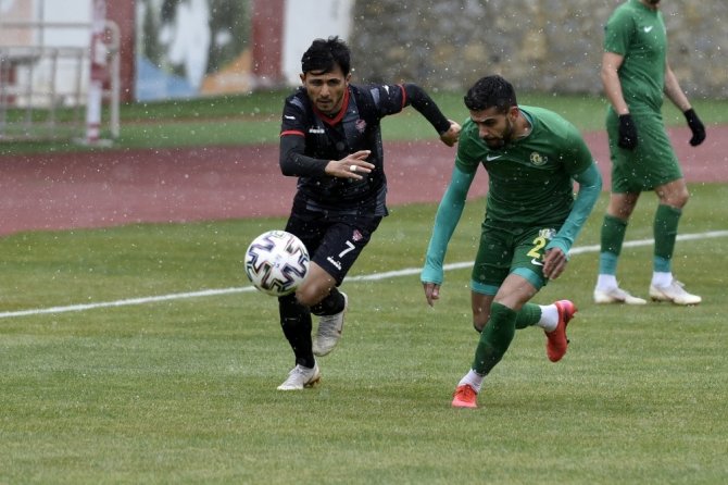 CEYLANLAR DEPLASMANDA GALİP GELDİ.