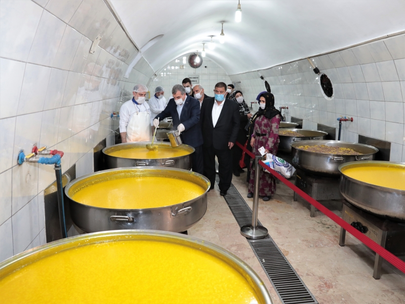 Günlük 10 bin aileye sıcak yemek