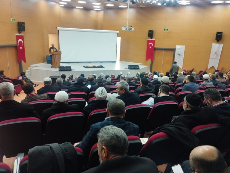 Hac ve Umre Organizasyonu Kafile Görevlilerine Şanlıurfa İl Sağlık Müdürlüğü tarafından ilk yardım farkındalık eğitimi düzenlendi.