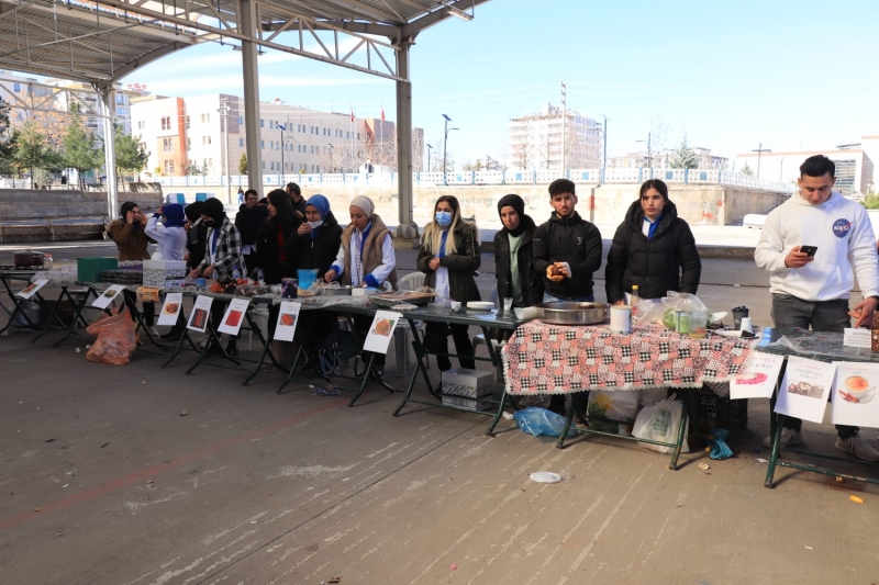 Halfeti ilçesinde Kültürlerarası Yöresel Ürün Kermesi yapıldı.