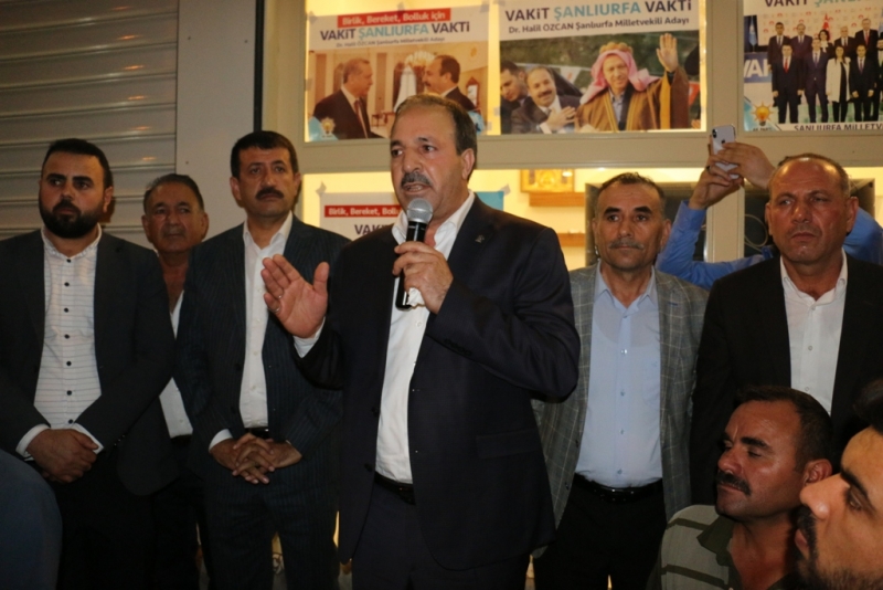 Halil Özcan'dan Miting Gibi Büro Açılışı