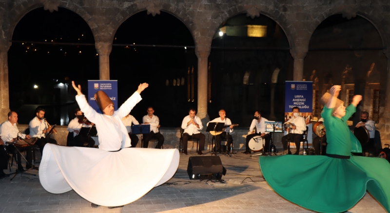 HALİL-ÜR RAHMAN’DA İLAHİ DİNLETİSİ