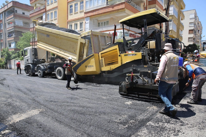HALİLİYE BELEDİYESİ, ASFALT ÇALIŞMALARIYLA İLÇENİN ÇEHRESİNİ DEĞİŞTİRİYOR