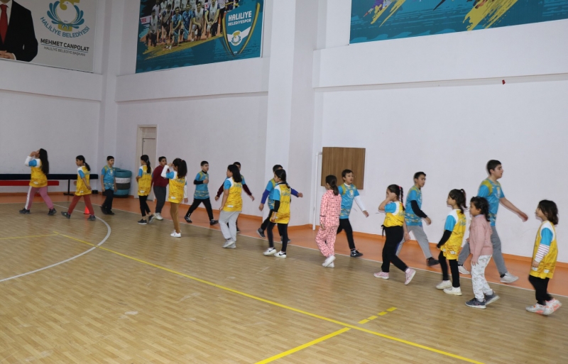 HALİLİYE BELEDİYESİ İLE GENÇLER SPOR ALIŞKANLIĞI KAZANIYOR