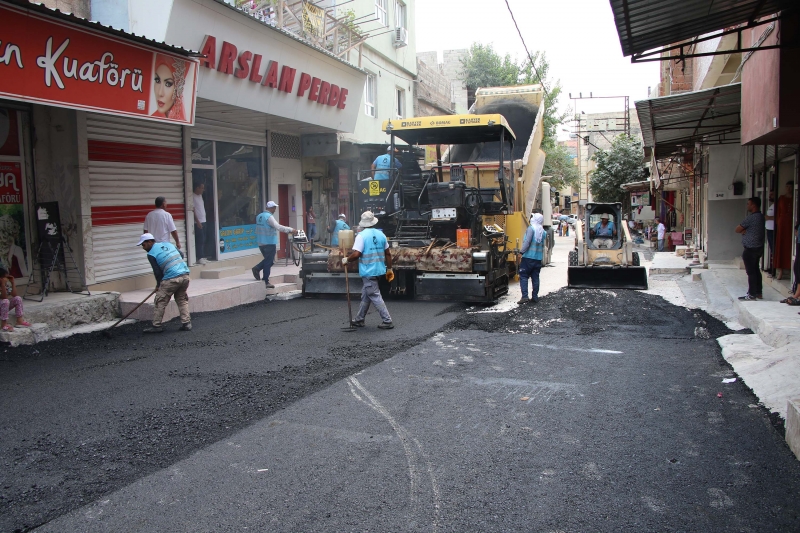 HALİLİYE BELEDİYESİ ASFALT ÇALIŞMALARINI KARARLILIKLA SÜRDÜRÜYOR