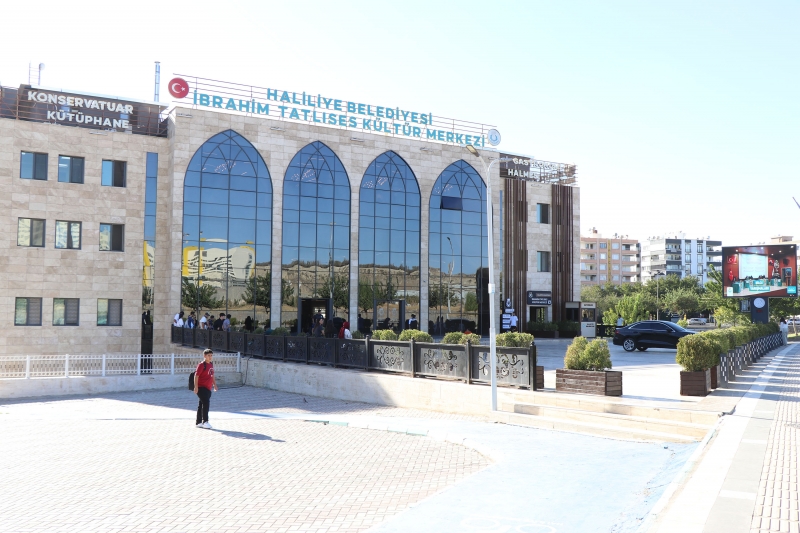 HALİLİYE BELEDİYESİ KÜTÜPHANELERİ, GENÇLERİN EĞİTİM YOLCULUĞUNA REHBERLİK EDİYOR