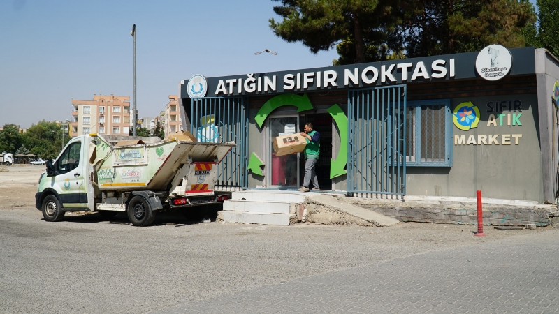 HALİLİYE BELEDİYESİ SIFIR ATIK MARKETLERİ İLE GERİ DÖNÜŞÜMDE FARK YARATIYOR