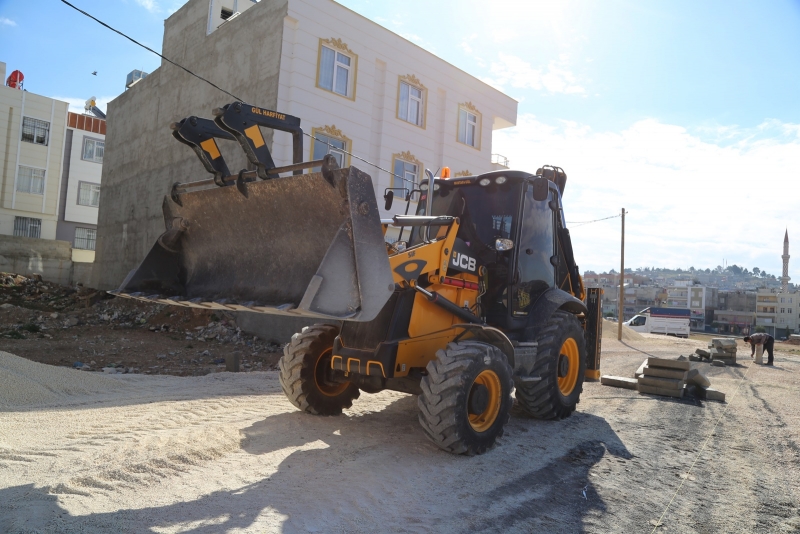 HALİLİYE BELEDİYESİ, 7 MAHALLEDE YENİ YOLLAR YAPIYOR