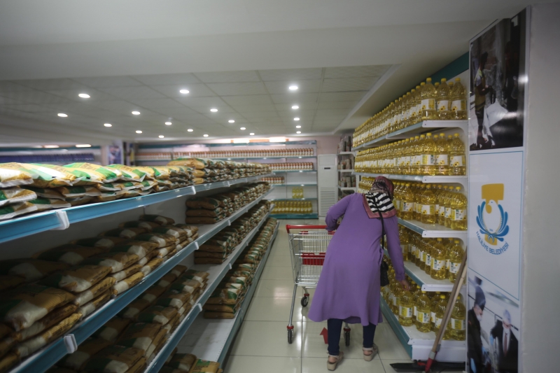 HALİLİYE BELEDİYESİ, SOSYAL MARKETLE GÖNÜLLERE DOKUNUYOR