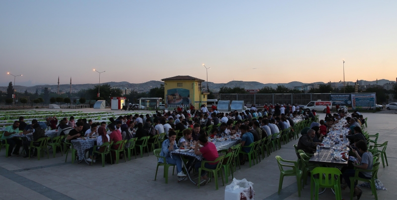 Haliliye Belediyesi, Ramazan Sofralarını Bu Yıl 5’İnci Kez Açtı