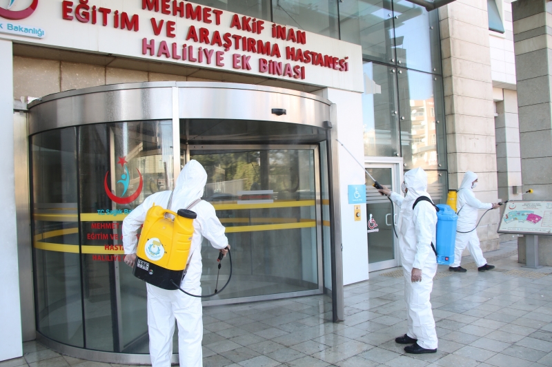 HALİLİYE BELEDİYESİ, PANDEMİ TEDBİRLERİNDE HASTANELERİ UNUTMADI