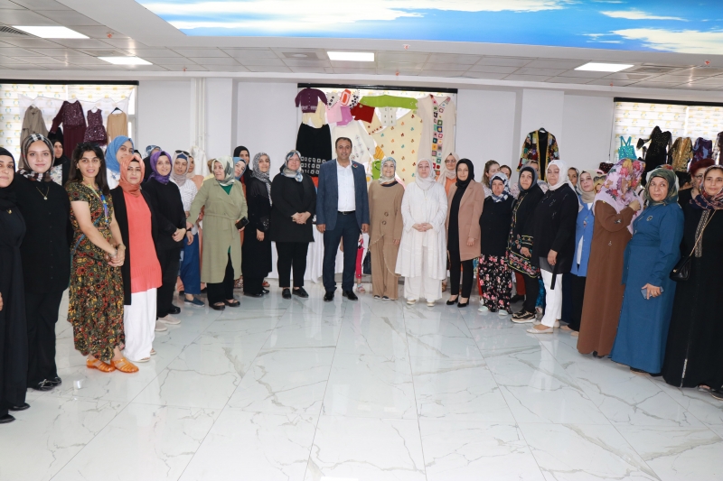 HALİLİYE BELEDİYESİ İLE ÜRETEN KADINLARIN EL EMEKLERİ SERGİLENDİ