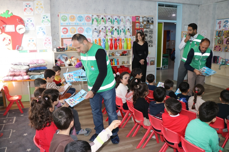 HALİLİYE BELEDİYESİ, OKULLARDA SIFIR ATIK SEFERBERLİĞİNİ SÜRDÜRÜYOR