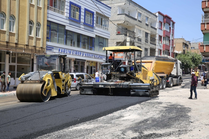 HALİLİYE BELEDİYESİ, ASFALT ATAĞINI BAĞLARBAŞI’NDA SÜRDÜRÜYOR