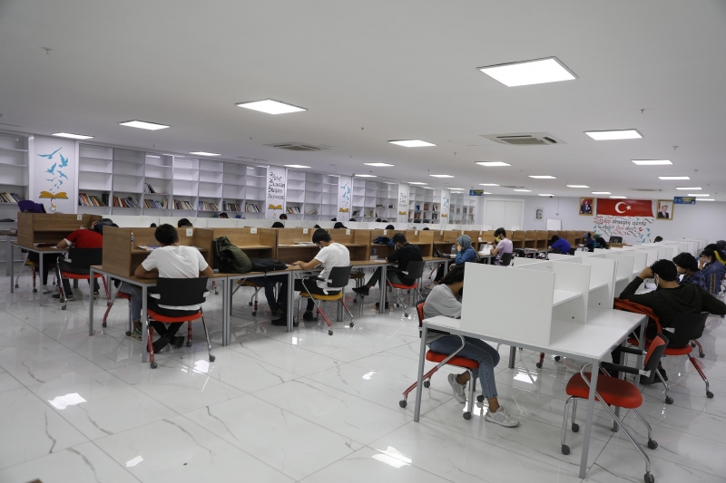 HALİLİYE BELEDİYESİNDEN ÖĞRENCİLERE ÜNİVERSİTEYE HAZIRLIK KURSU