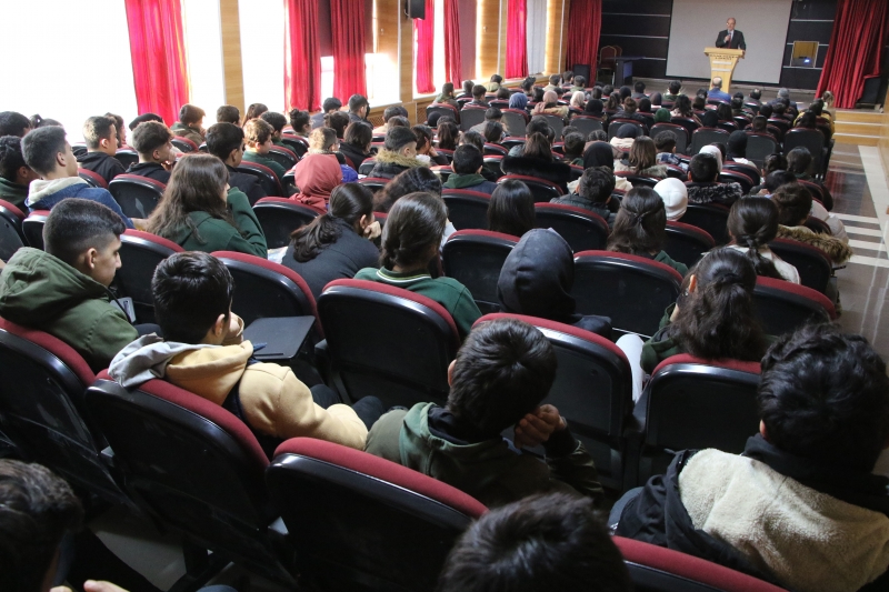 HALİLİYE BELEDİYESİNDEN GENÇLERE MORAL VE MOTİVASYON EĞİTİMİ