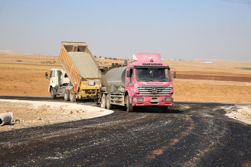 HALİLİYE BELEDİYESİNDEN 2 MAHALLEDE ASFALT ATAĞI