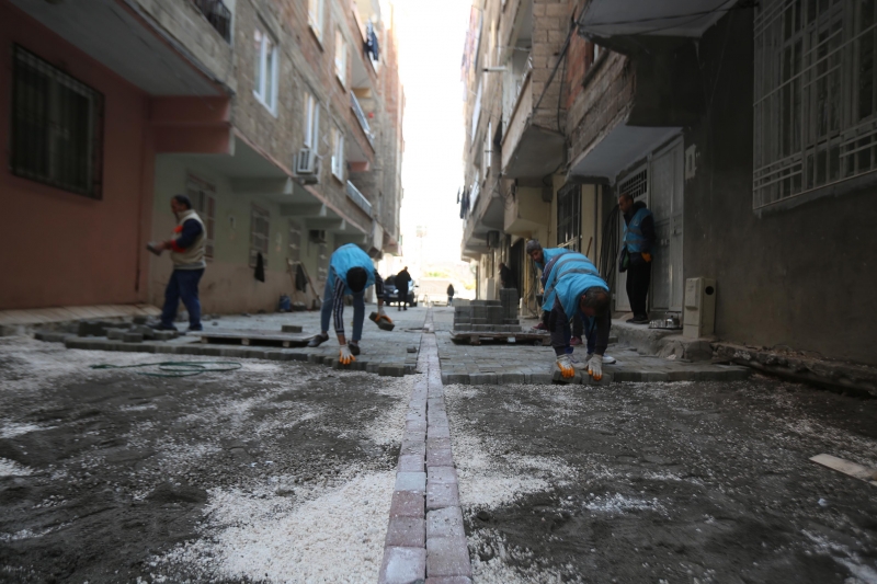 HALİLİYE BELEDİYESİNDEN 4 MAHALLEDE ÜST YAPI ÇALIŞMASI