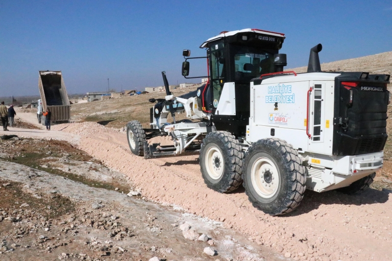 HALİLİYE BELEDİYESİNDEN 6 MAHALLEDE ÜST YAPI HİZMETİ