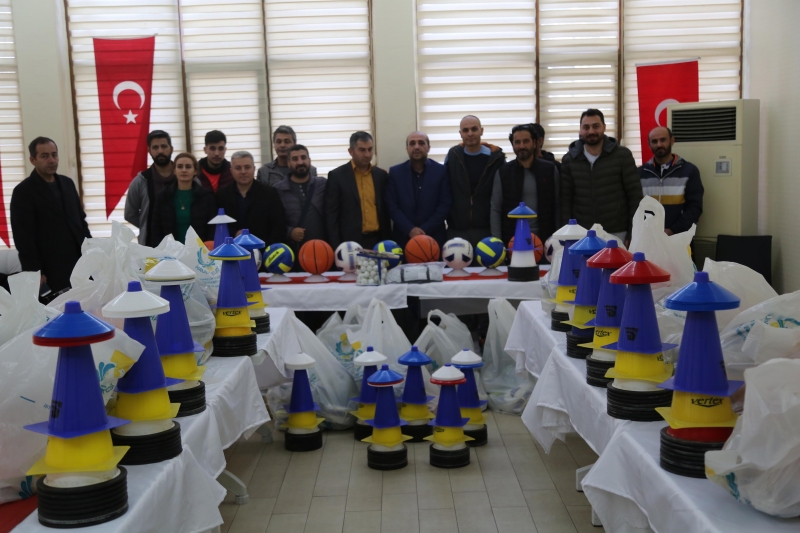 Haliliye Belediyesin'den Okullara Spor Malzamesi Desteği