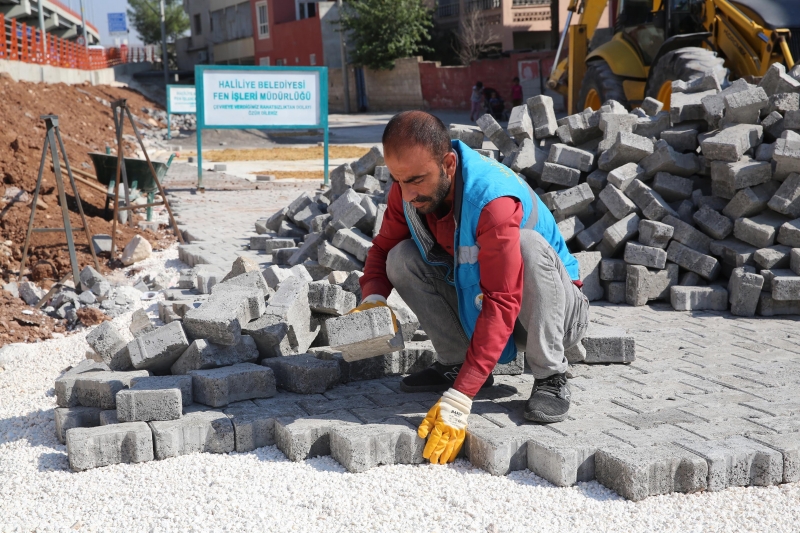Haliliye Belediyesinden imam Bakır ve Sırrın'da Parke Çalışması