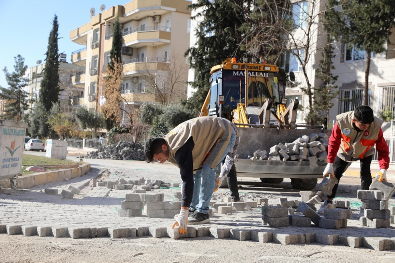 HALİLİYE BELEDİYESİNDEN 2 MAHALLEDE YOL YAPIM ÇALIŞMASI