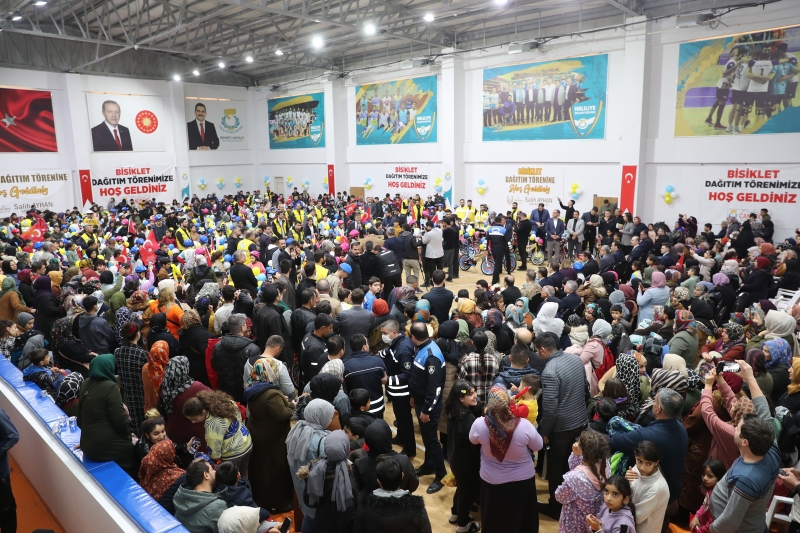 HALİLİYE BELEDİYESİNDEN 400 ÇOCUĞA BİSİKLET HEDİYESİ