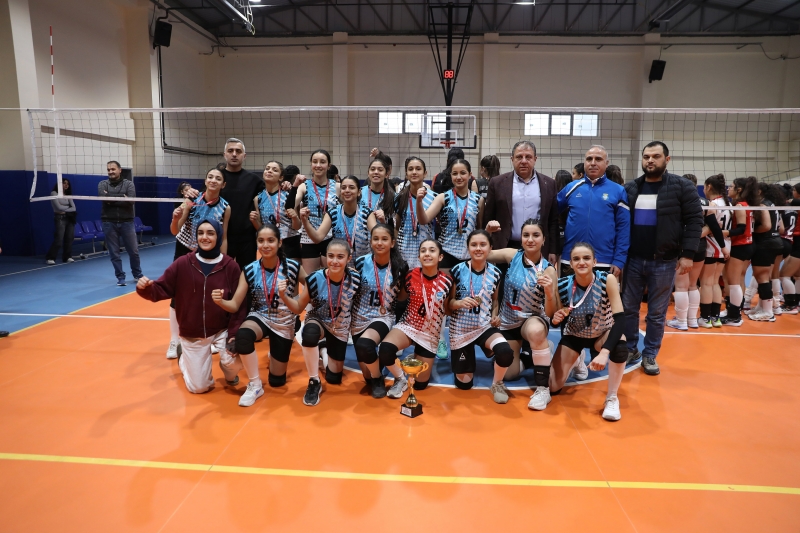 HALİLİYE BELEDİYESPOR YILDIZ KIZLARDA İL ŞAMPİYONU OLDU