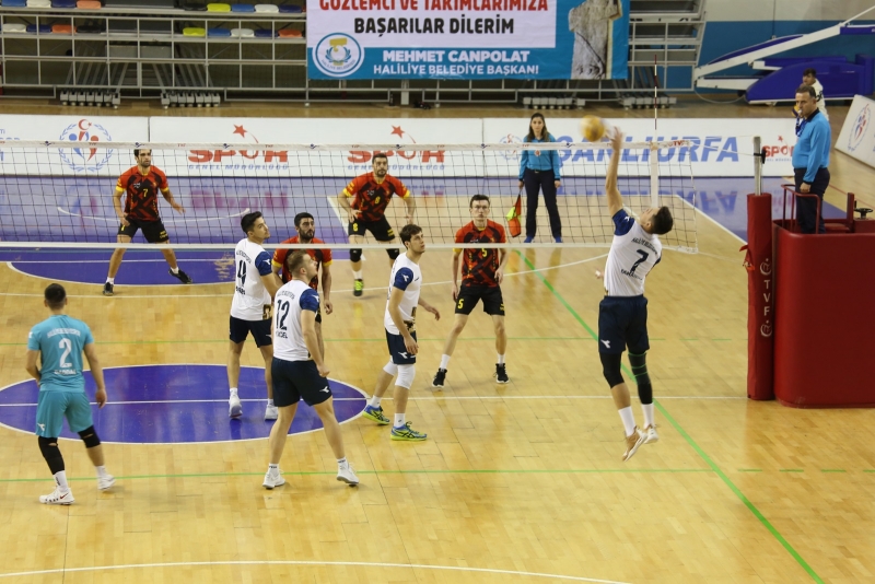 HALİLİYE LİGİN İLK YARISINI ZİRVEDE TAMAMLADI