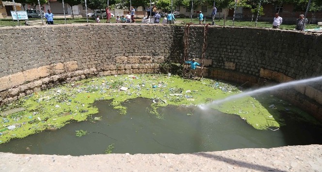Haliliye’de bulunan tarihi kuyu temizlendi
