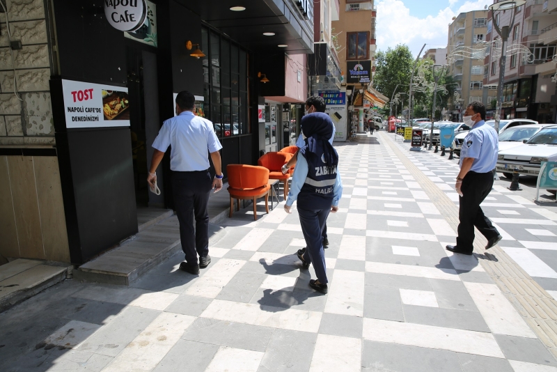 HALİLİYE’DE KALDIRIM İŞGALLERİNE YÖNELİK DENETİMLER SÜRÜYOR