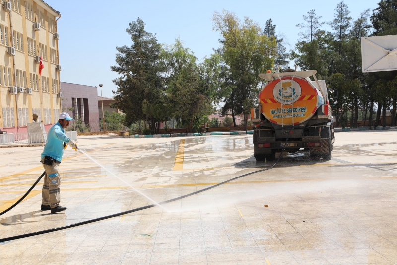 Haliliye’de okul bahçeleri eğitim dönemine hazırlanıyor