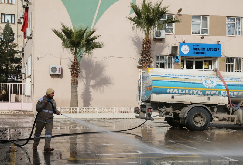 HALİLİYE’DE OKUL BAHÇELERİ İKİNCİ DÖNEM İÇİN TERTEMİZ HALE GETİRİLDİ