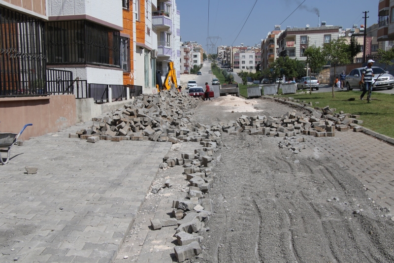 HALİLİYE’DE PARKE DÖŞEMESİ TAM HIZ DEVAM EDİYOR