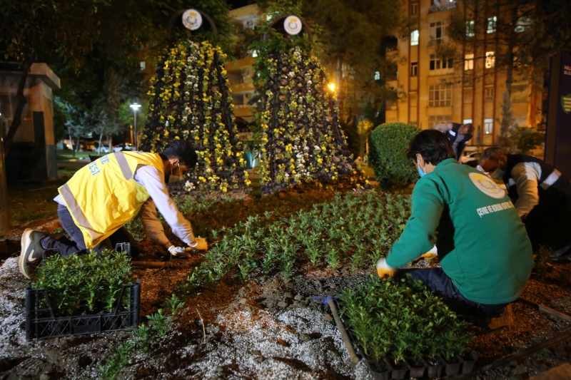 HALİLİYE’DE PARKLAR, PEYZAJ ÇALIŞMALARI İLE GÜZELLEŞİYOR