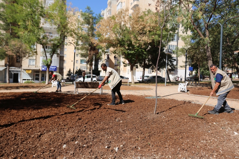 HALİLİYE’DE PARKLARDA YENİLEME ÇALIŞMASI