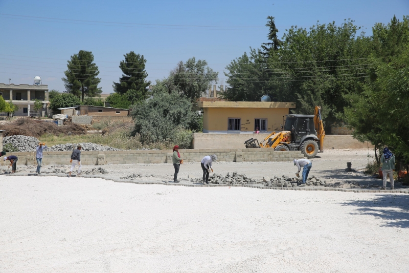 HALİLİYE’DE SÖKÜLEN PARKE TAŞLARI YENİDEN DEĞERLENDİRİLİYOR