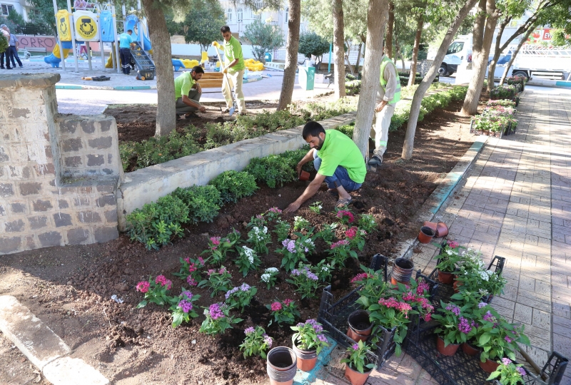 Haliliye'deki Parklar Peyzaj Çalışmaları ile Güzelleşiyor