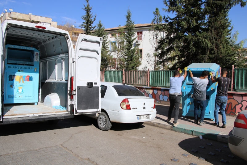 HALİLİYE’DEN BİR İLK DAHA! GİYİM KUMBARALARI KURULDU