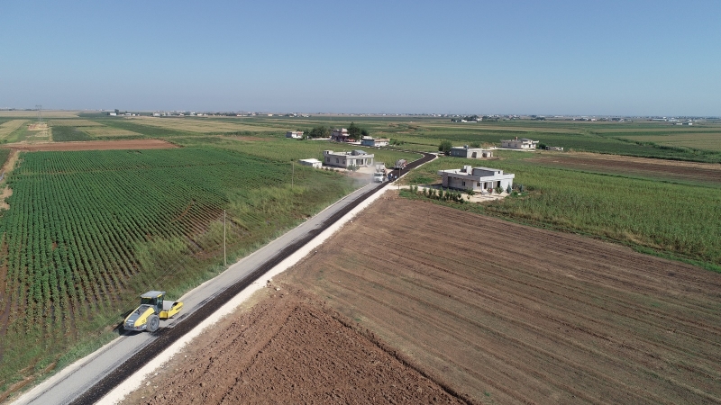 HALİLLİYE KIRSALINDA YOLLAR ASFALTLANMAYA DEVAM EDİYOR