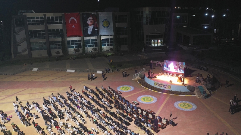 Harran Üniversitesi, 2021-2022 Yılı Akademik Açılış Törenini Yaptı