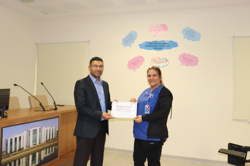 HARRAN ÜNİVERSİTESİ HASTANESİ PERSONELİNE ANNE SÜTÜNÜN TEŞVİKİ VE EMZİRME DANIŞMANLIĞI EĞİTİMİ