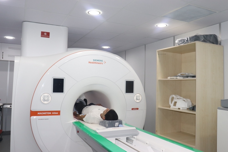 HARRAN ÜNİVERSİTESİ HASTANESİ’NE SON TEKNOLOJİ MR CİHAZI