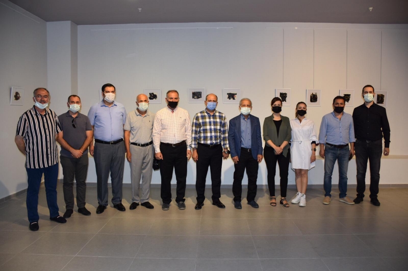 Harran Üniversitesi’nin İki Önemli Sergisi, Şanlıurfa Arkeoloji Müzesinde Sanatseverlerle Buluştu