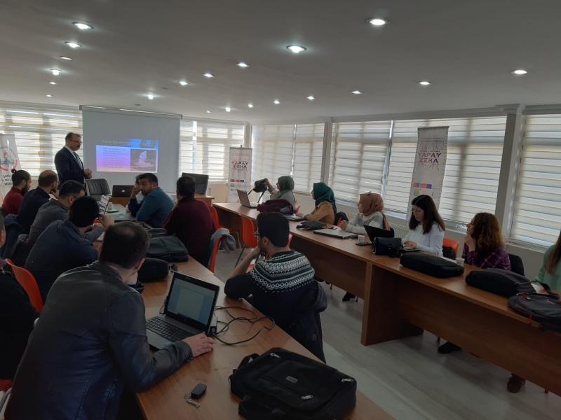 Harran Üniversitesi’nde Yapay Zekâ Öğretmen Eğitimi Başladı